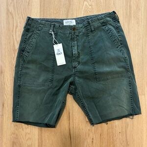 Citizens Of Humanity Raw Hem Fatigue Short
NEW! Size 33 - Made in USA